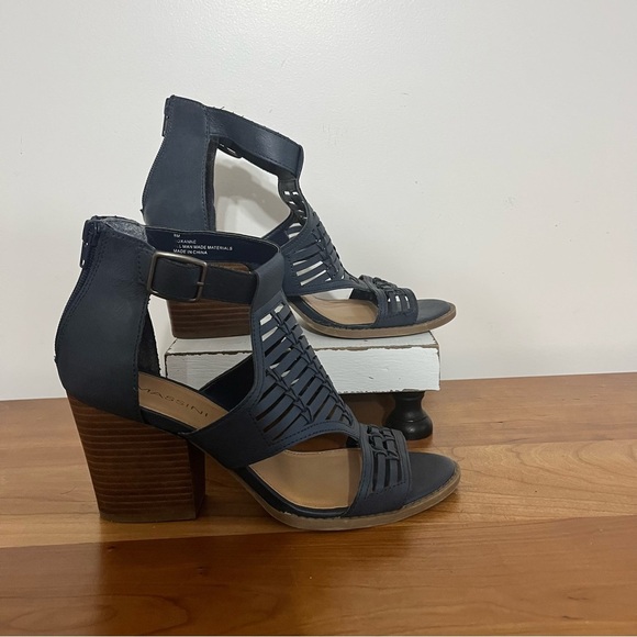 Massini Navy Heeled Sandals - Picture 1 of 7
